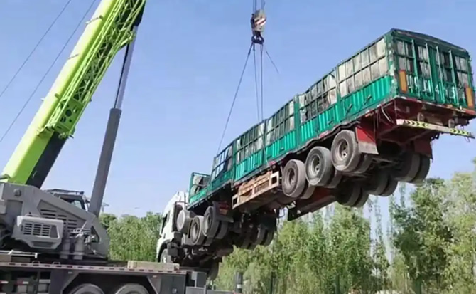 敦煌道路脱困救援案例